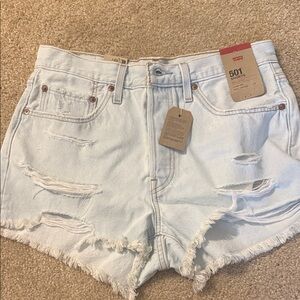 NWT Levi's Women's Light Wash 501 Distressed Jean Shorts. Size 30